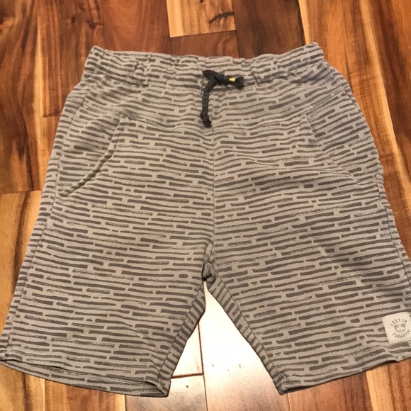 Boy’s Size 10 Zara 100% Cotton Bundle: Graphic “London” T-shirt & Terry Short - Picture 4 of 10